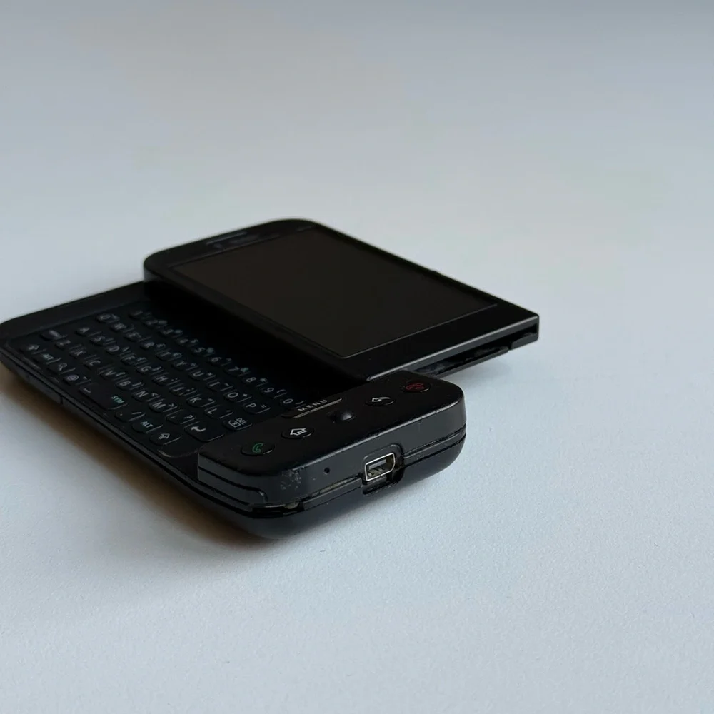 HTC Dream Google (DREA100) Black (T-Mobile) Slide-Out Keyboard Cell phone